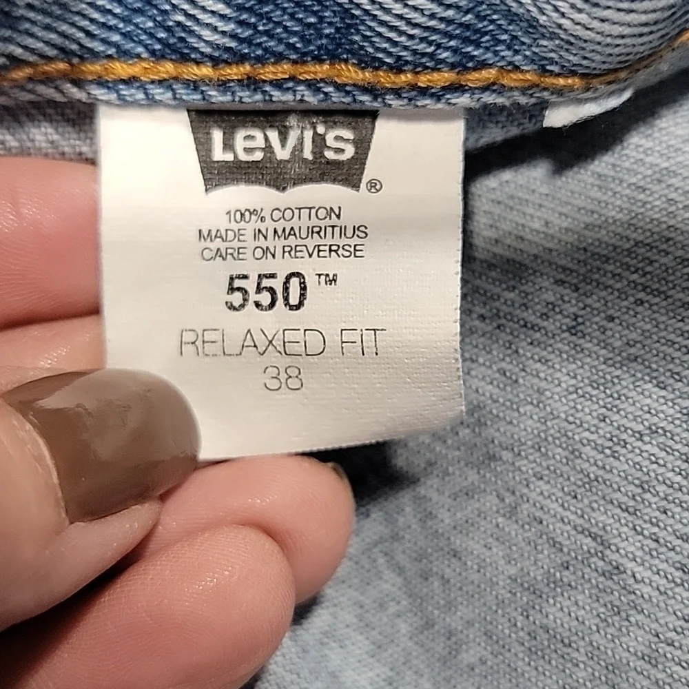Levi's 550 Relaxed Fit Light Wash Denim Shorts, Size 38, EUC